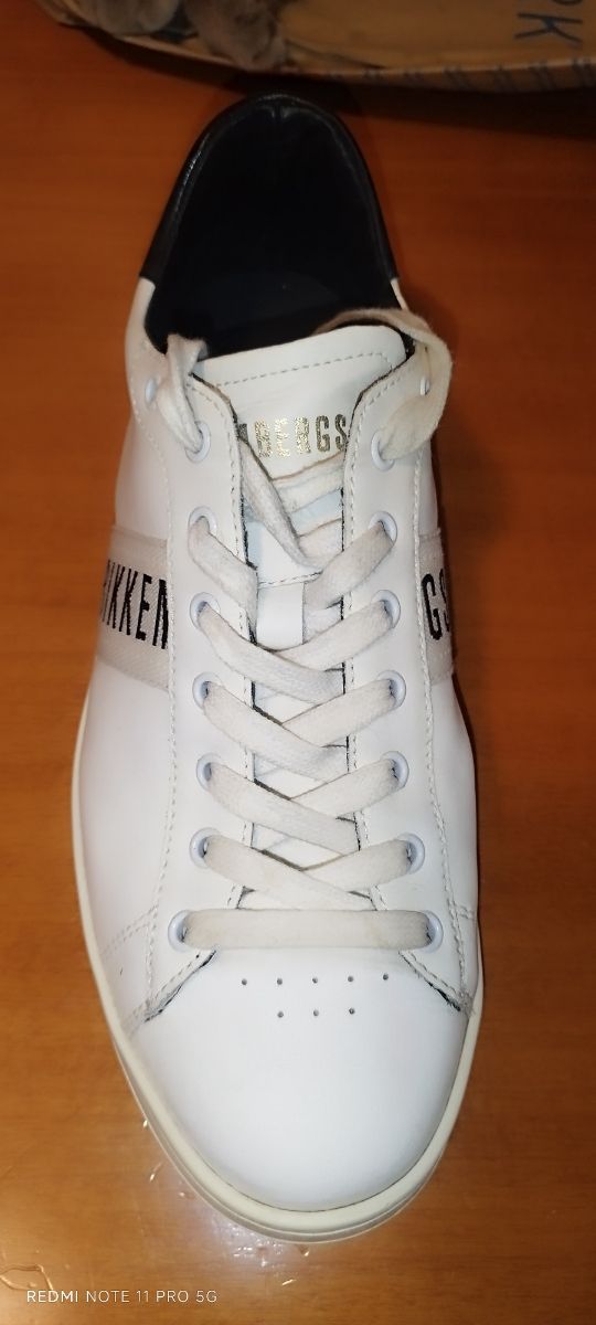 Zapatillas blancas azul marino BIKKEMBERGS