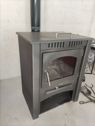Estufa de leña.