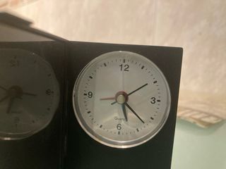 Cajita plata con reloj