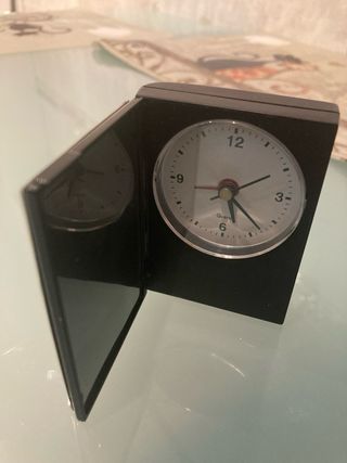 Cajita plata con reloj