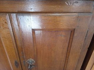 alacena de roble antigua