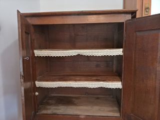 alacena de roble antigua