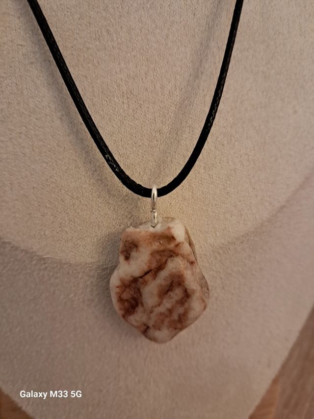 Collana realizzata a mano con pietra