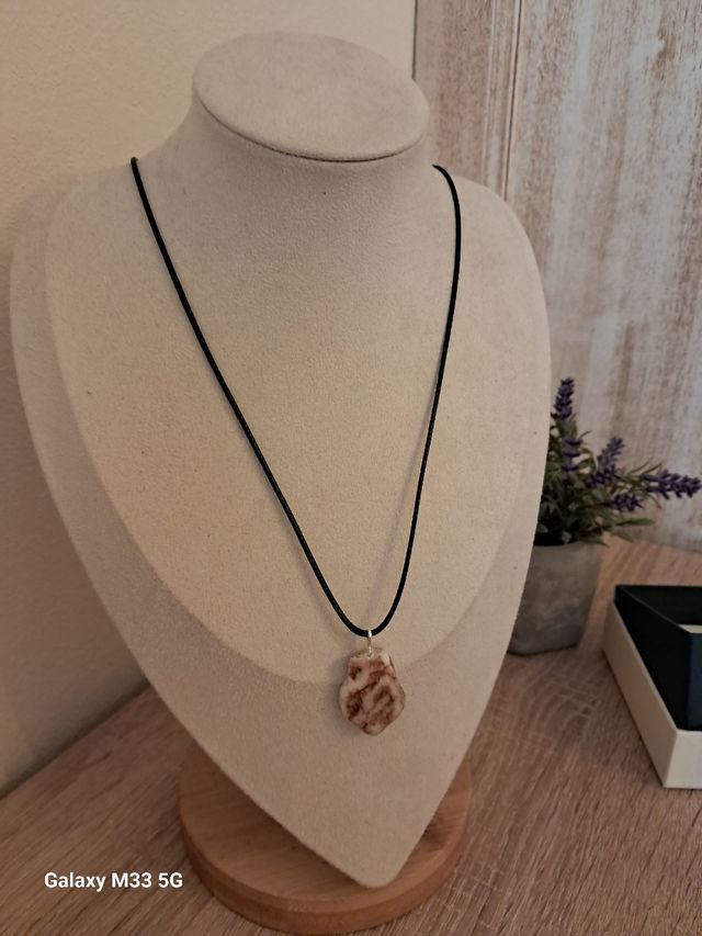 Collana realizzata a mano con pietra