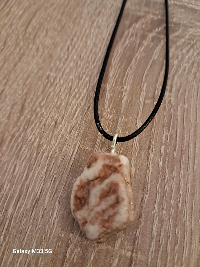 Collana realizzata a mano con pietra