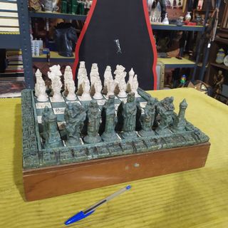 AJEDREZ DE CONQUISTADORES EN RESINA
