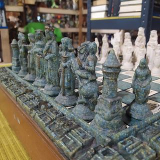 AJEDREZ DE CONQUISTADORES EN RESINA