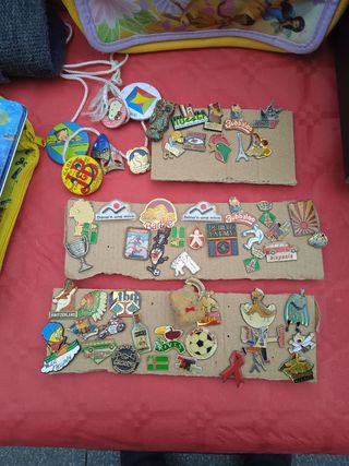 Lote de pins y chapas