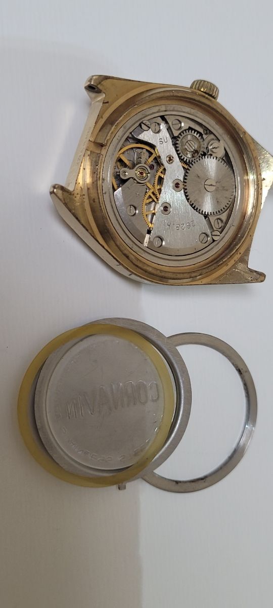 **Reloj suizo - soviético : Cornavin Raro  2628