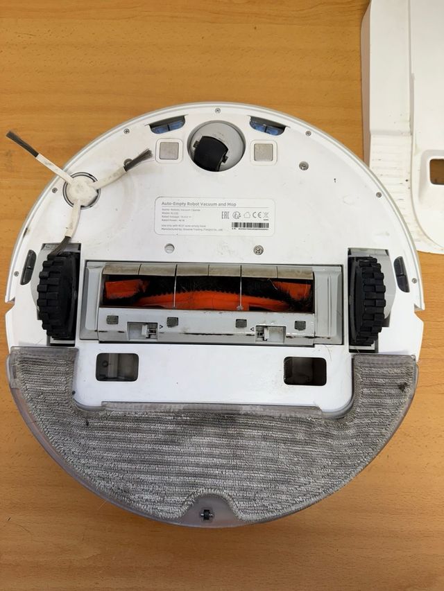 Robot aspirador Dreame D10 usada