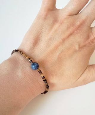 Bracciale acciaio conchiglia e sodalite 