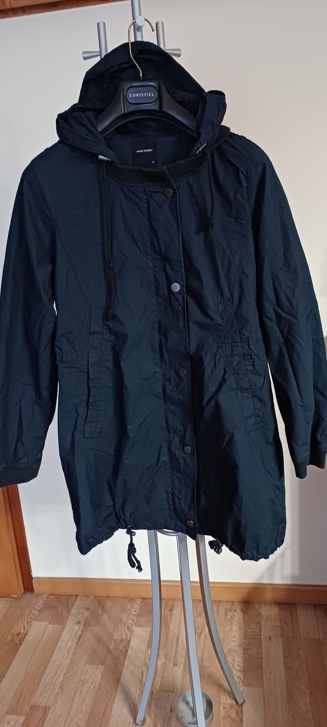 Parka negra para mujer