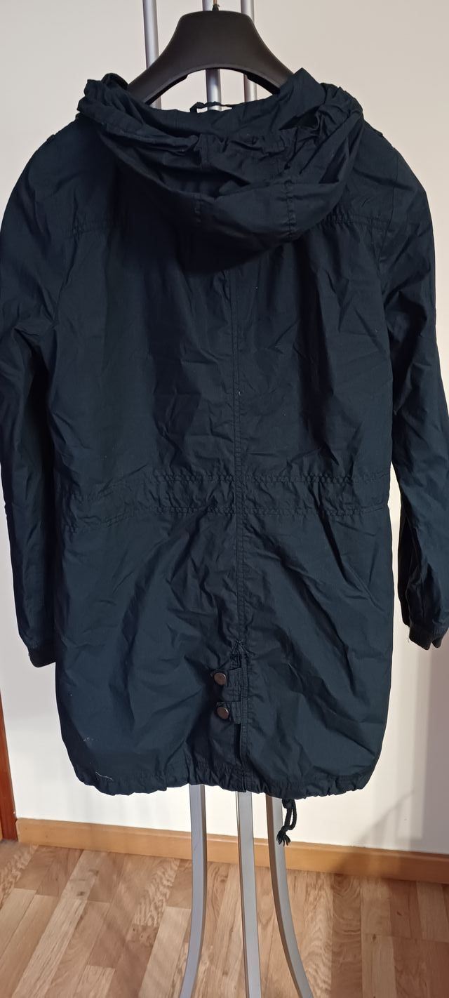 Parka negra para mujer