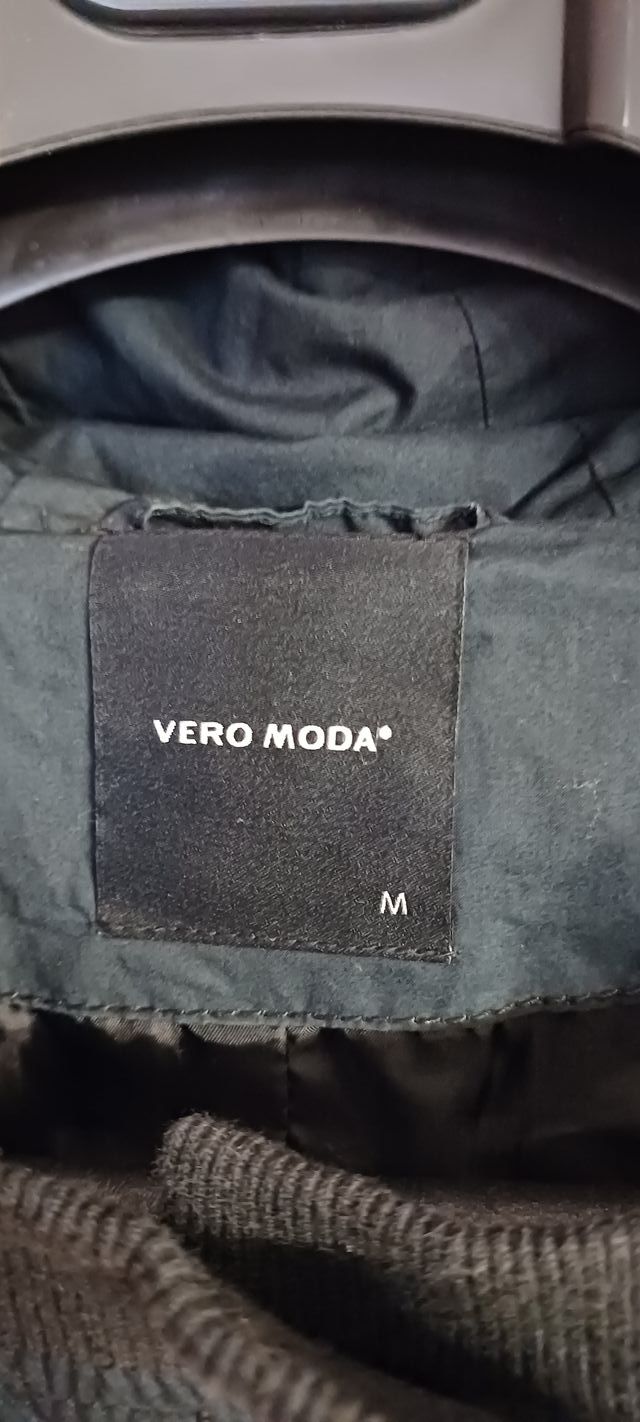 Parka negra para mujer