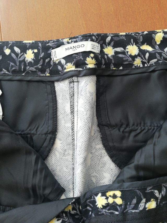 Pantalón floral Mango Talla 38