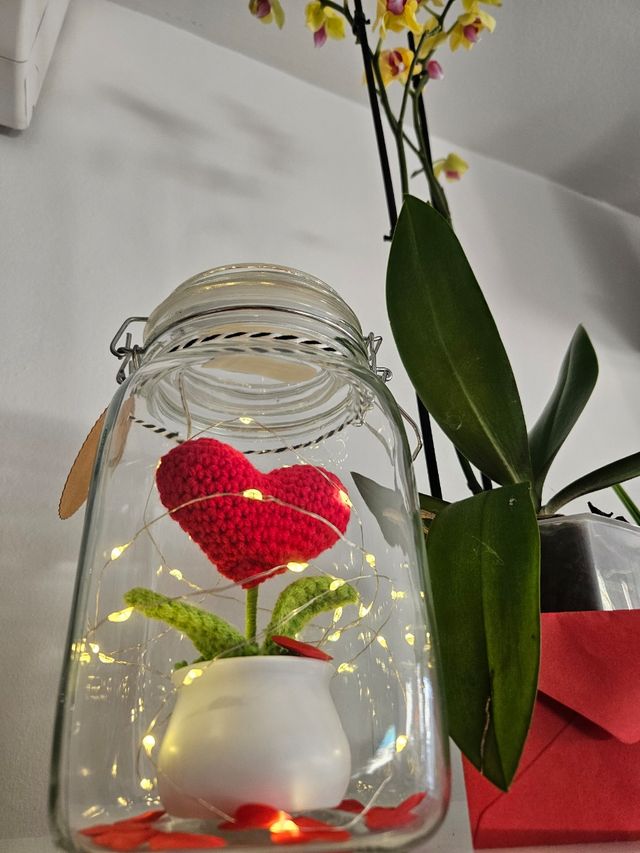 Bote luz corazón de croché 