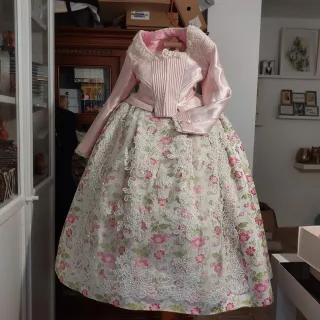 Traje de fallera de niña