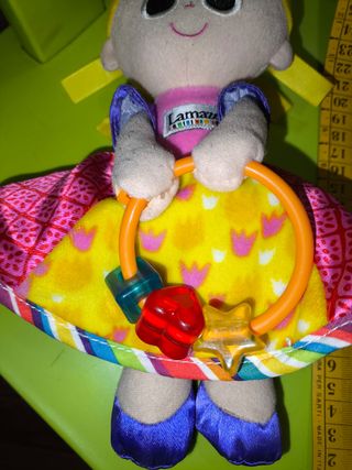 Muñeca. Princesa. colores, texturas y sonidos