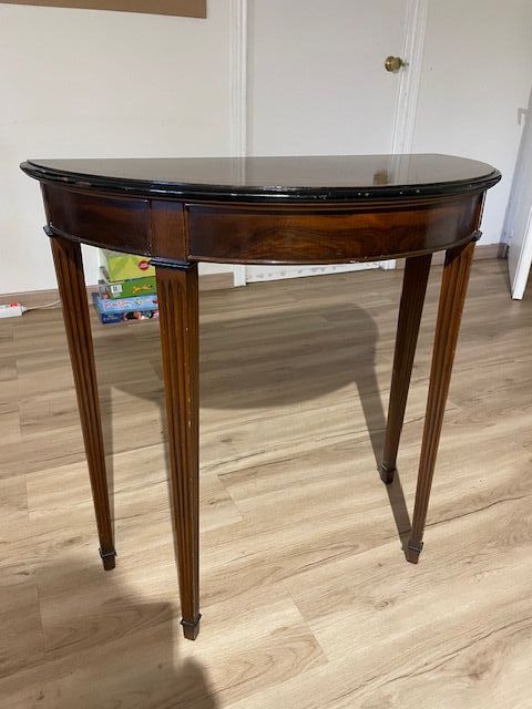 Mesa consola semicircular de roble