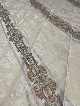 Colcha edredon cortinas y alfombras