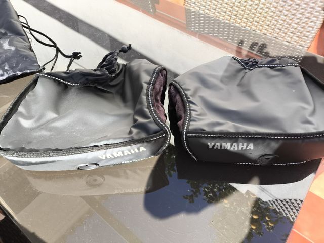 Manoplas Originales Yamaha X-Max