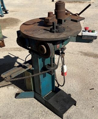 Máquina formador de figuras de forja