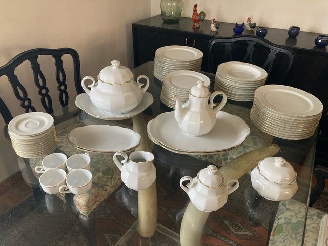 Vajilla Santa Clara  blanca ribete oro