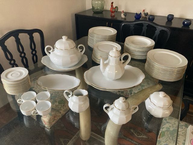 Vajilla Santa Clara  blanca ribete oro