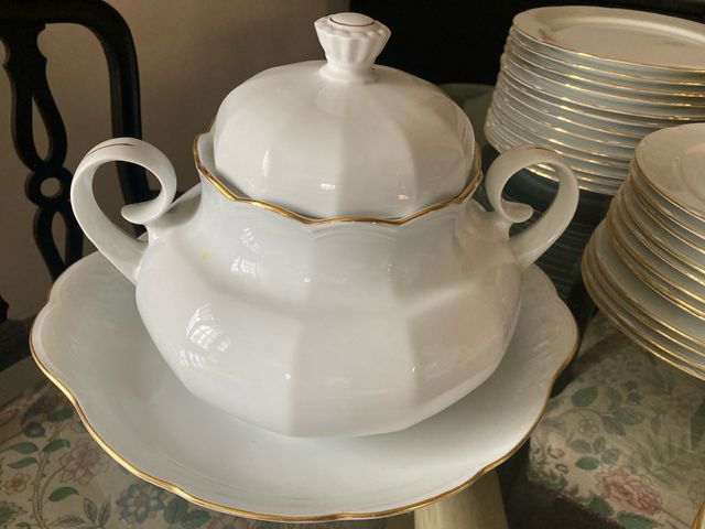 Vajilla Santa Clara  blanca ribete oro