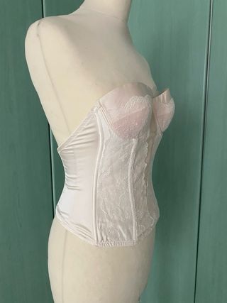 Lingerie Vintage in pizzo Penrose