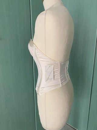 Lingerie Vintage in pizzo Penrose