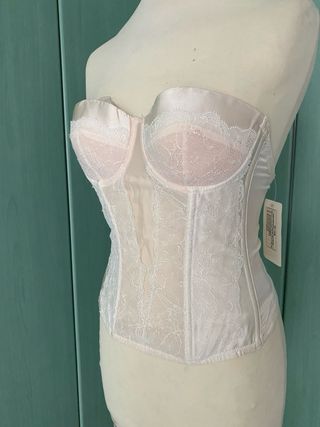 Lingerie Vintage in pizzo Penrose
