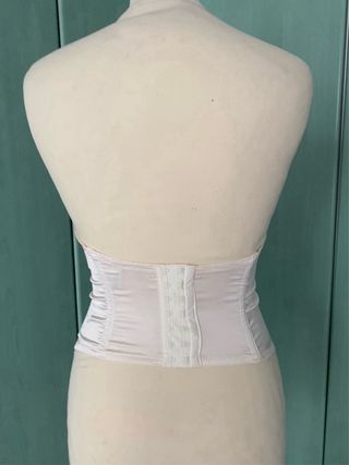 Lingerie Vintage in pizzo Penrose