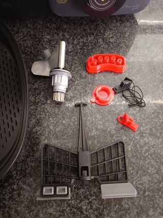 Robot cecotec 8590