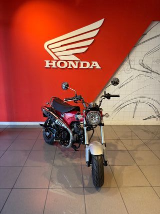 HONDA DAX 125 - ROJA - NUEVA