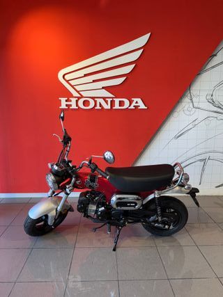 HONDA DAX 125 - ROJA - NUEVA