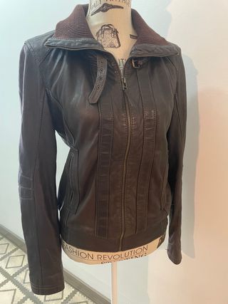 Chaqueta de piel marron
