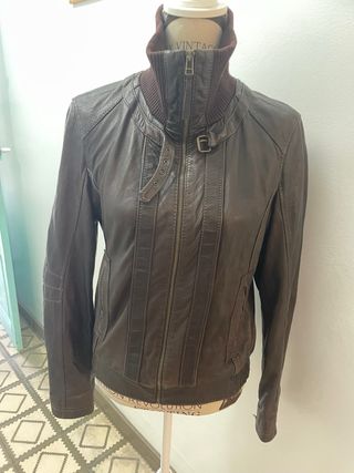 Chaqueta de piel marron