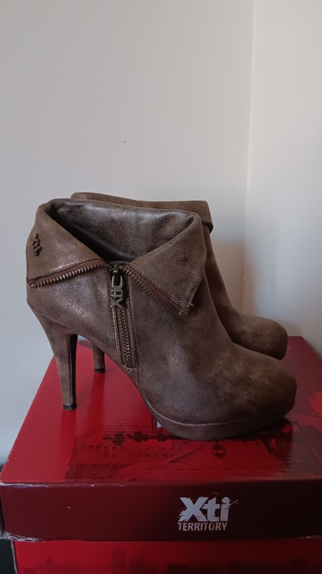 Botines tacón fino Xti