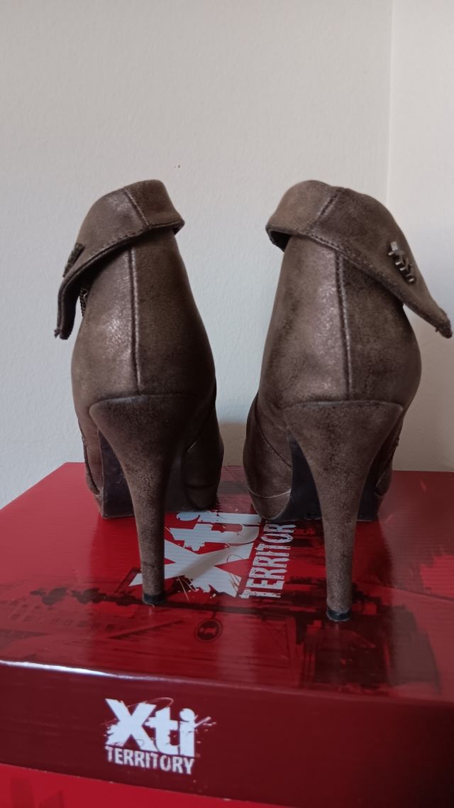 Botines tacón fino Xti