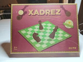 Vendo jogo de tabuleiro de Xadrez -Olivo