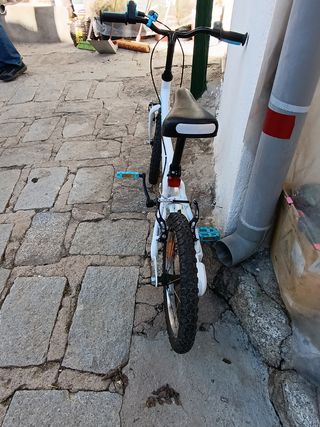 Bicicleta infantil Btwin 16" blanca