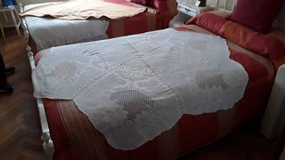Tapete de Mesa camilla hecho a mano hilo