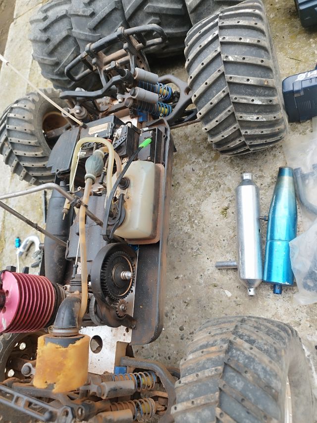 Coche RC Monster Truck 1,8 con recambios