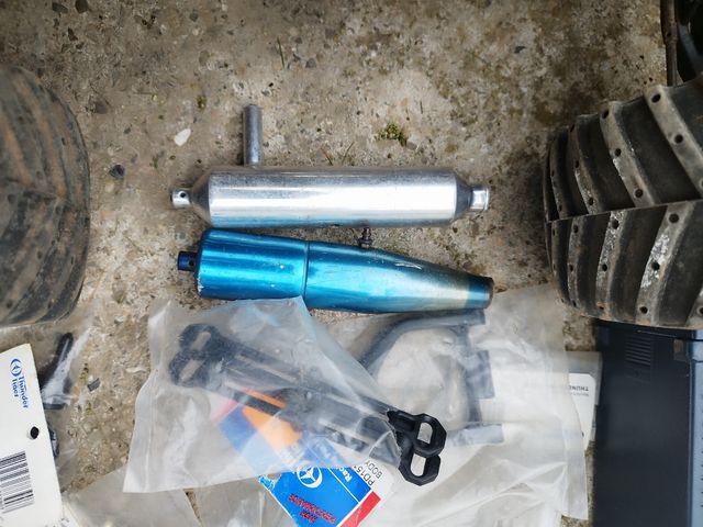 Coche RC Monster Truck 1,8 con recambios