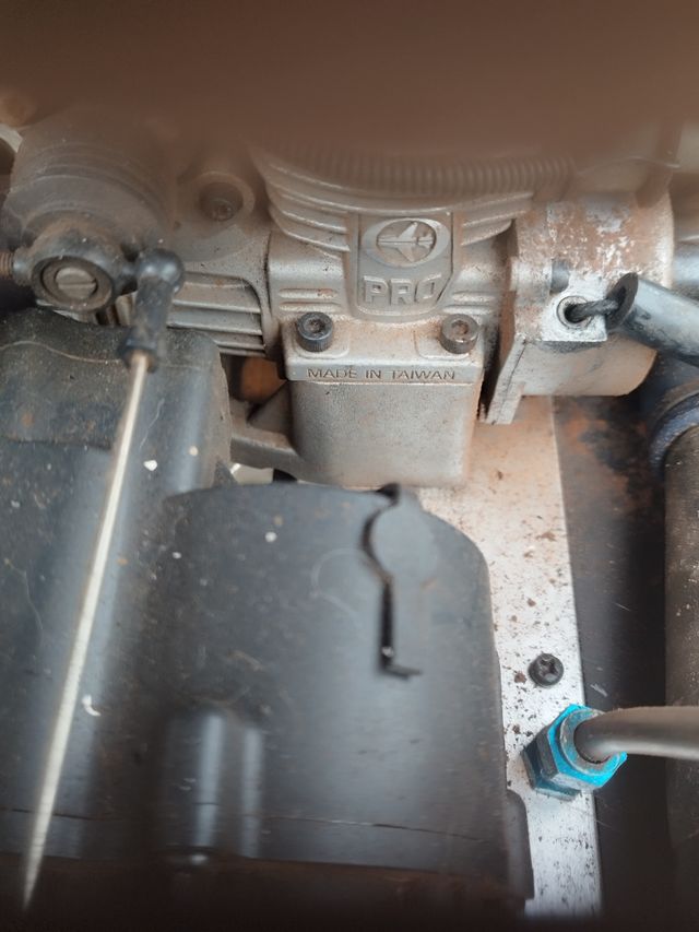 Coche RC Monster Truck 1,8 con recambios