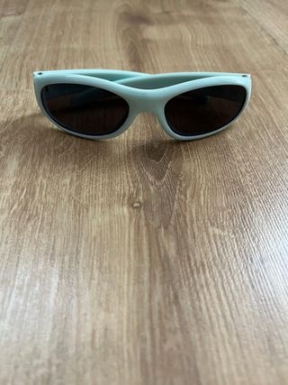 Gafas de sol para bebe. Chicco