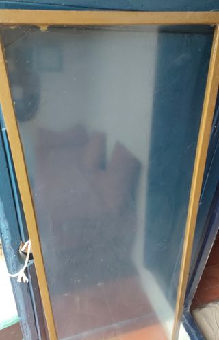 CRISTAL CON MARCO DE HIERRO DE PUERTA