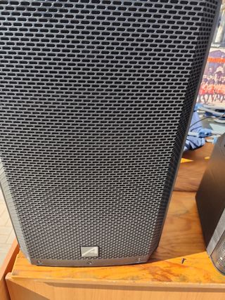 Altavox autoamplificado 1000w