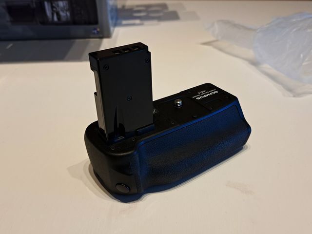 Empuñadura grip soporte Olympus HLD-5 NUEVA